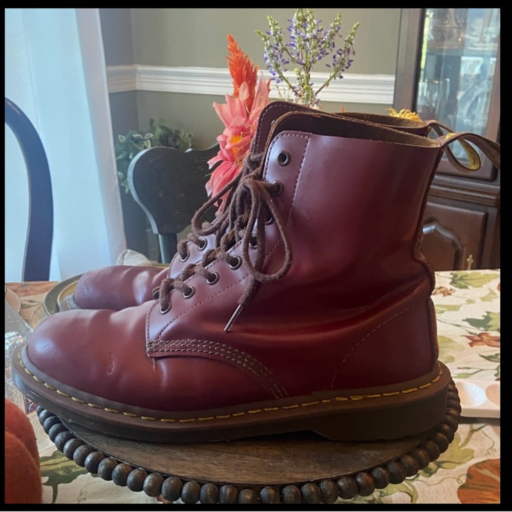Dr Martens Made in England Vintage 1460 Red Quilon Lace-Up Boots - Picture 4 of 9
